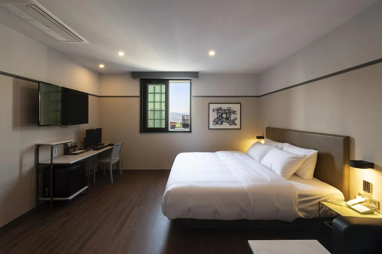 Brown-Dot Hotel Gupo Busan