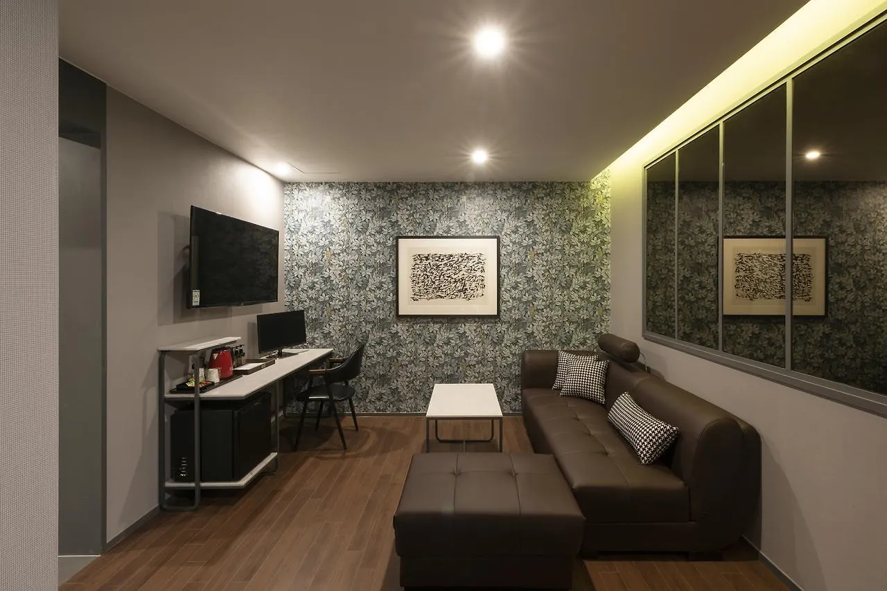 Brown-Dot Hotel Gupo Busan