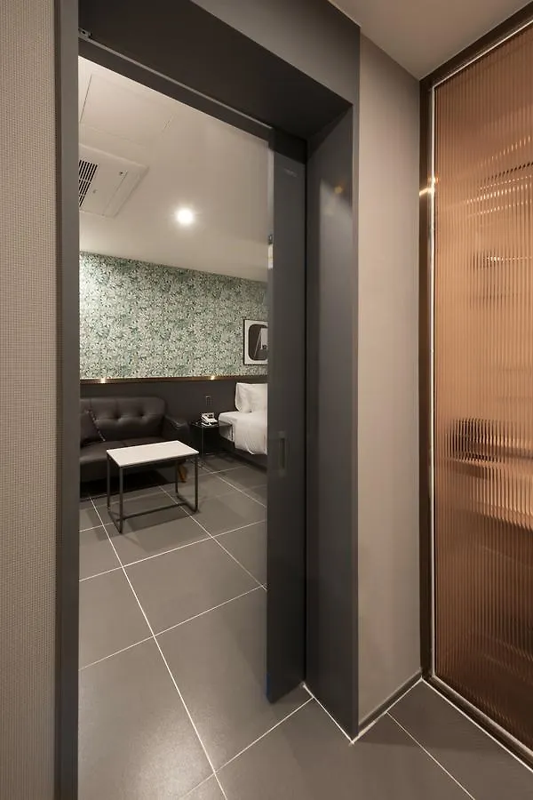 Brown-Dot Hotel Gupo Busan